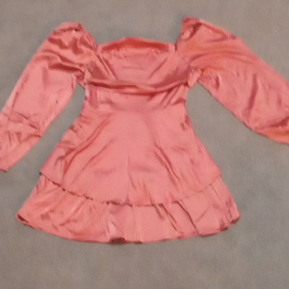 Square Neck Bubble Sleeves Layered Romper. barbiecore - Picture 10 of 10